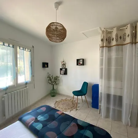 בית נופש Terraced Bungalow Only 200 M From The Beach,
