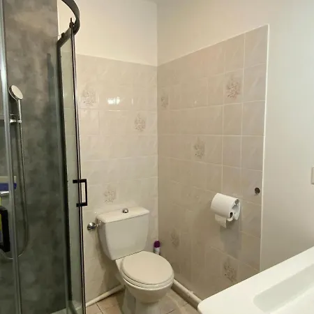 Terraced Bungalow Only 200 M From The Beach, ז'ולוביל-לה-פאן