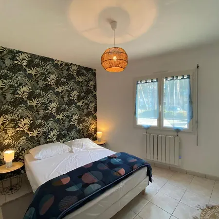 Terraced Bungalow Only 200 M From The Beach, בית נופש ז'ולוביל-לה-פאן