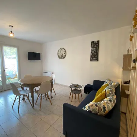 Terraced Bungalow Only 200 M From The Beach, בית נופש *