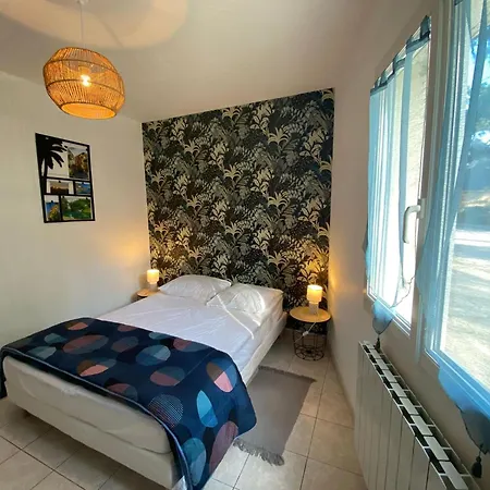 Terraced Bungalow Only 200 M From The Beach, בית נופש ז'ולוביל-לה-פאן