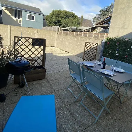 בית נופש Terraced Bungalow Only 200 M From The Beach,