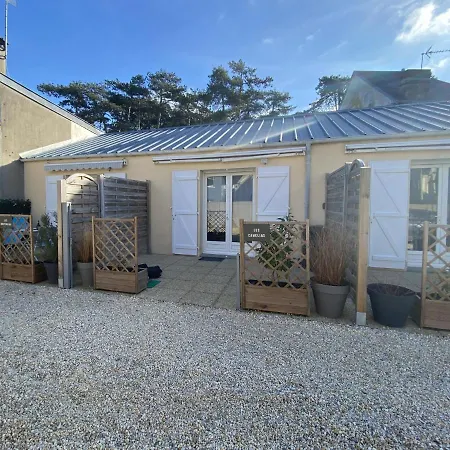 בית נופש Terraced Bungalow Only 200 M From The Beach, *